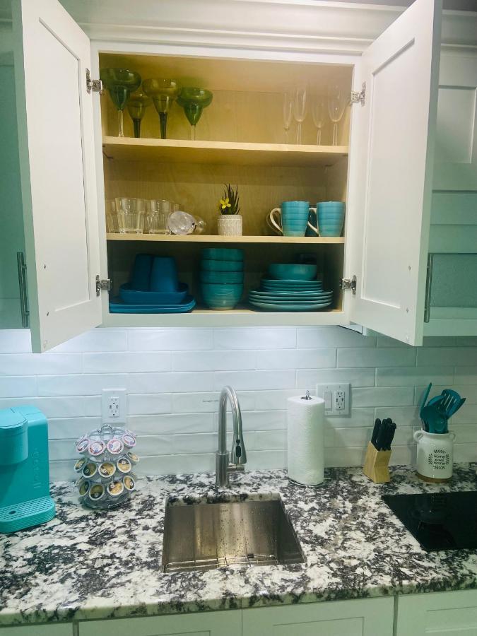 Beautiful And Comfortable Rom Apt # 2 Tampa Buitenkant foto
